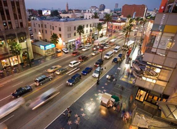Hollywood Boulevard Cntrstge