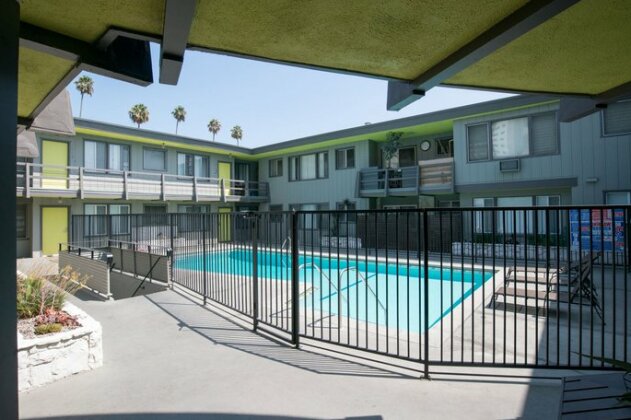 Off to LA Hollywood Apartments - Photo5