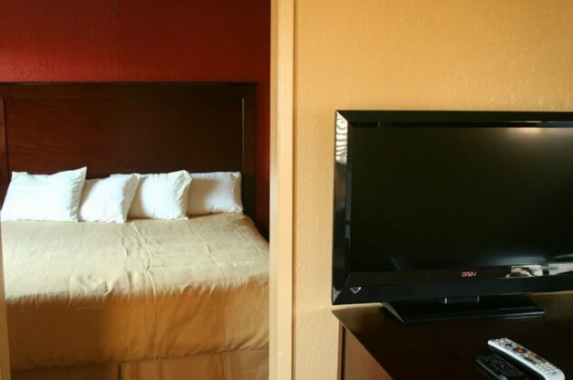 Pacific Inn and Suites - Photo5