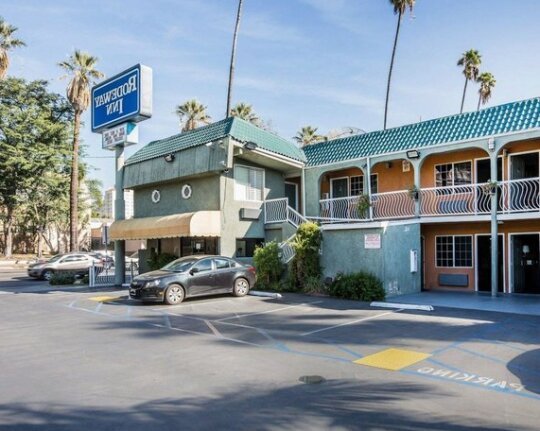Rodeway Inn Hollywood - Photo2