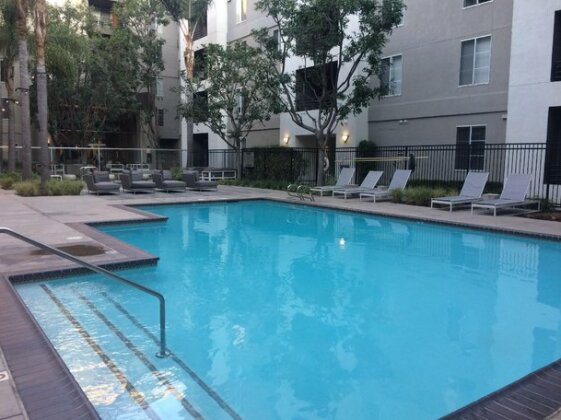 Service Apartments in Business District and LA Beach Area
