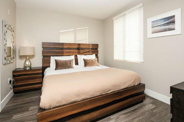 Service Apartments in Business District and LA Beach Area - Photo5