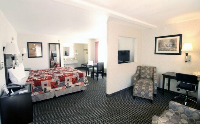 Sunburst Spa & Suites Motel - Photo3