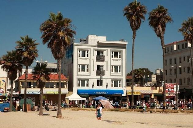 Venice Beach Suites & Hotel - Photo2