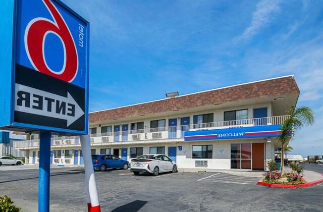 Motel 6 Lost Hills / Buttonwillow Racetrack - Photo2