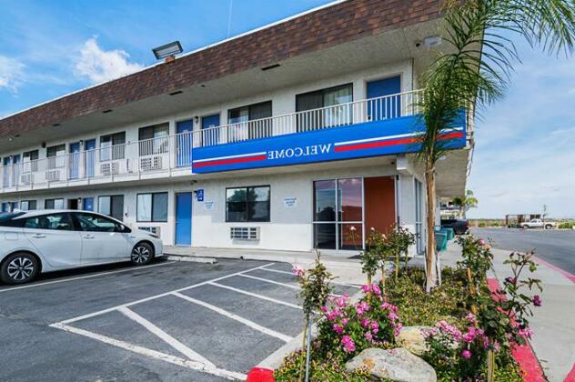 Motel 6 Lost Hills / Buttonwillow Racetrack - Photo3