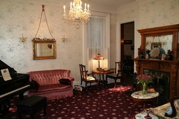 Central Park Bed and Breakfast - Photo3