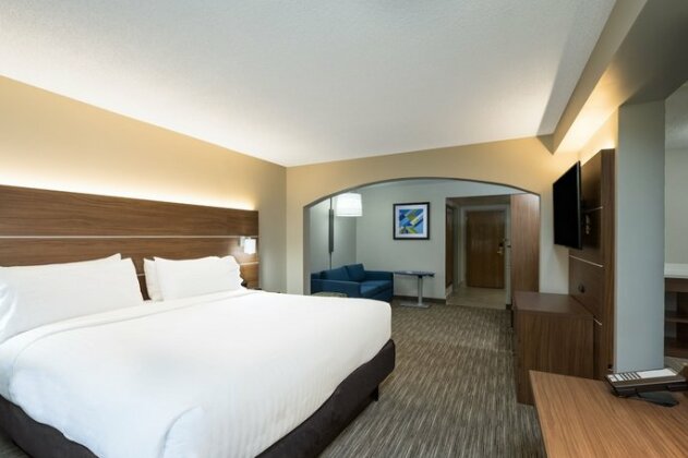 Holiday Inn Express Hotel & Suites Louisville East - Photo4