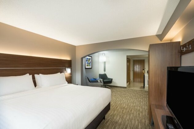 Holiday Inn Express Hotel & Suites Louisville East - Photo5