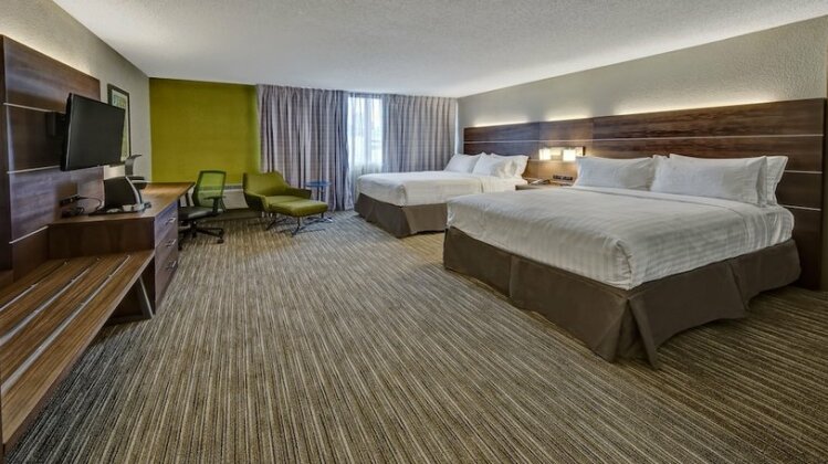 Holiday Inn Express Louisville Airport Expo Center - Photo4