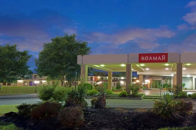 Ramada by Wyndham Louisville North Hotel