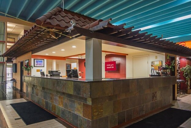 Red Roof Inn & Conference Center Lubbock - Photo2
