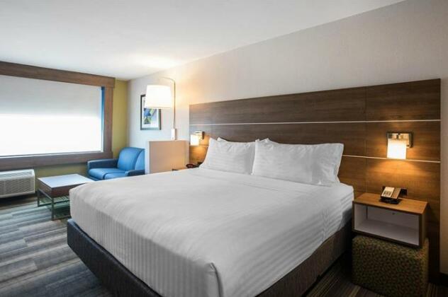 Holiday Inn Express & Suites Ludington - Photo4
