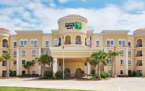 Holiday Inn Express & Suites Lufkin South - Photo2