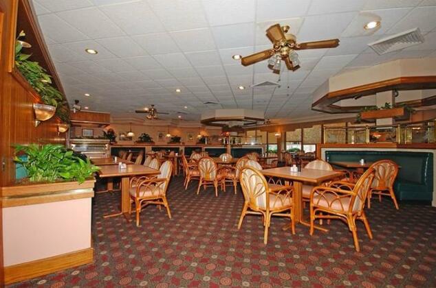 Camden West Inn & Suites - Photo2
