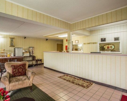 Econo Lodge Inn & Suites Lugoff - Photo5