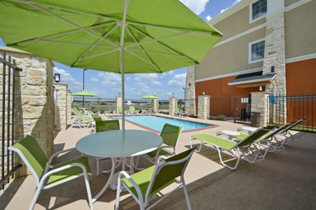 Best Western Plus Longhorn Inn & Suites - Photo2