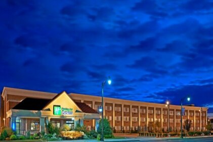 Holiday Inn Express Lynbrook-Rockville Centre