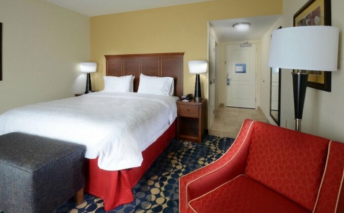 Hampton Inn and Suites Lynchburg - Photo5