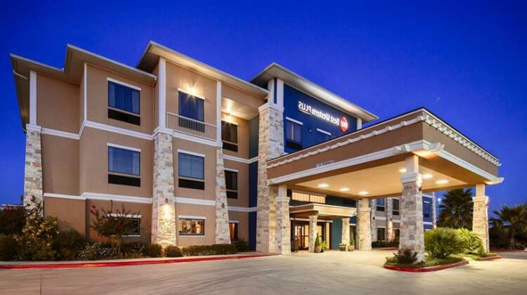 Best Western Plus Lytle Inn and Suites