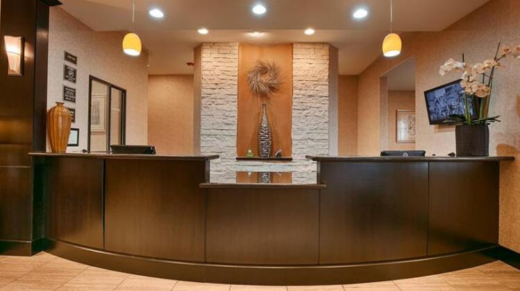 Best Western Plus Lytle Inn and Suites - Photo3