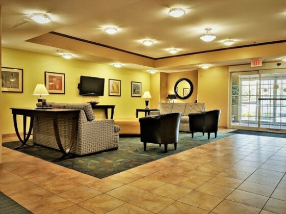 Candlewood Suites Macon - Photo3