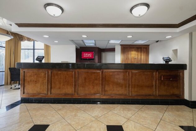 Red Roof Inn & Suites Macon - Photo4