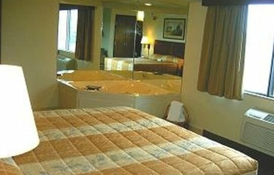 Madelia Hotel & Suites - Photo3