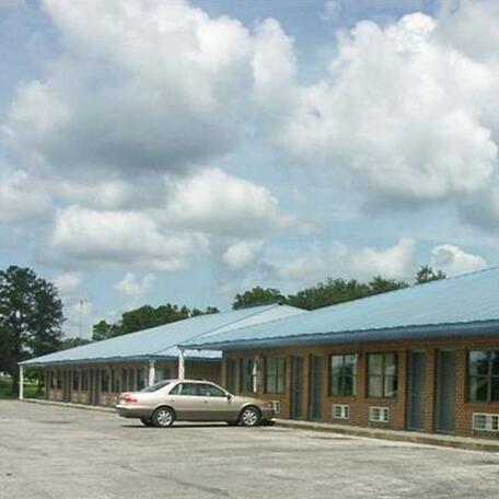 Deerwood Resort Motel and Campgrounds - Photo2