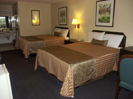 Deerwood Resort Motel and Campgrounds - Photo3