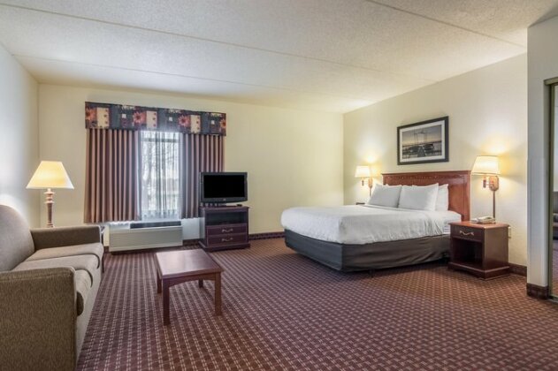 Clarion Suites at The Alliant Energy Center - Photo3