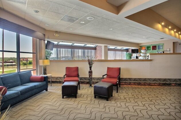 Comfort Inn & Suites Madison - Airport - Photo2