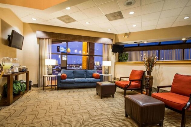 Comfort Inn & Suites Madison - Airport - Photo5