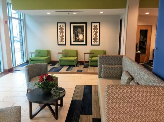 Holiday Inn Express & Suites Danville Madisonville - Photo3