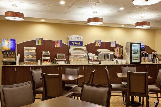 Holiday Inn Express & Suites Malone - Photo5