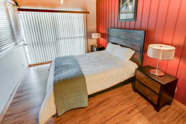 Amazing Luxury Townhome - Two Bedroom Condo - Photo2