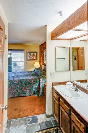 Aspen Creek 215 - Two Bedroom Condo - Photo4