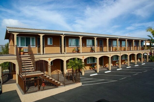 Hi View Inn & Suites - Photo2