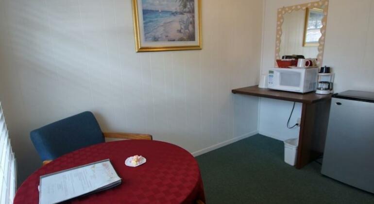 Spindrift Inn Manzanita - Photo3