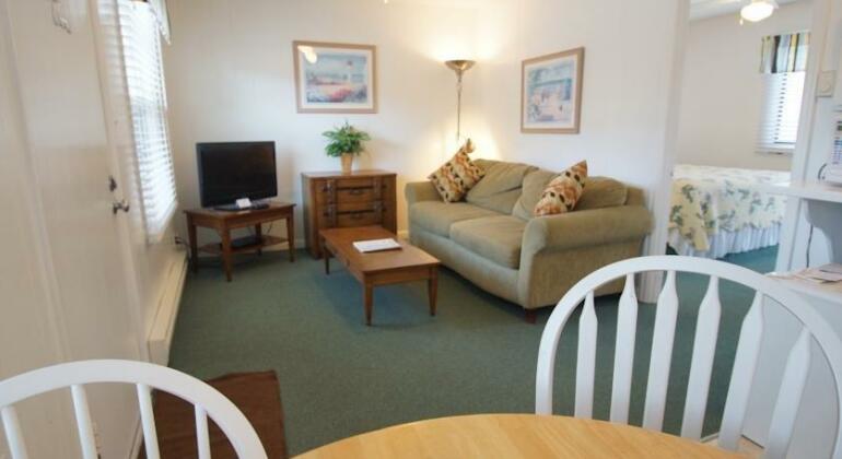 Spindrift Inn Manzanita - Photo5
