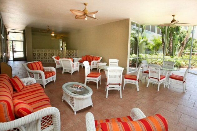Marco Beach Vacation Suites - Photo3