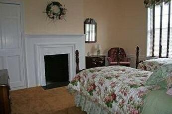 Ascot House Bed and Breakfast - Photo4