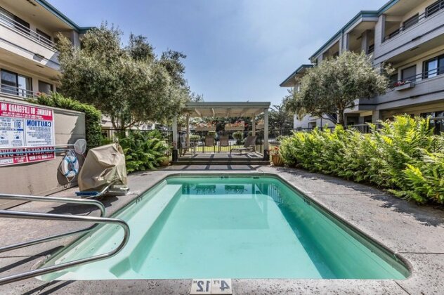 Country Inn & Suites by Radisson Monterey Beachfront-Marina CA