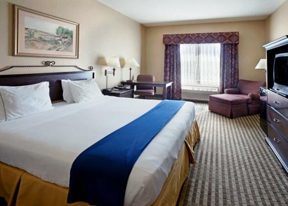 Holiday Inn Express Hotel & Suites Marina - Photo2