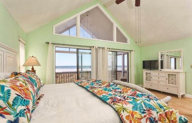 White Sand Beach House by Vacation Rental Pros
