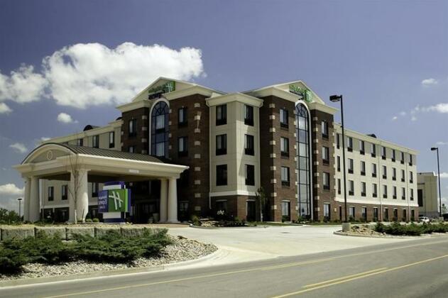Holiday Inn Express & Suites Marion Northeast - Photo2