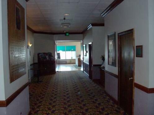 Boarders Inn & Suites Marion - Photo5