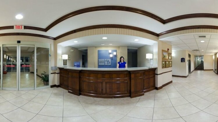 Holiday Inn Express Hotel & Suites Marion - Photo5