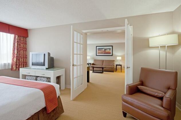 Holiday Inn & Suites Marlborough - Photo5