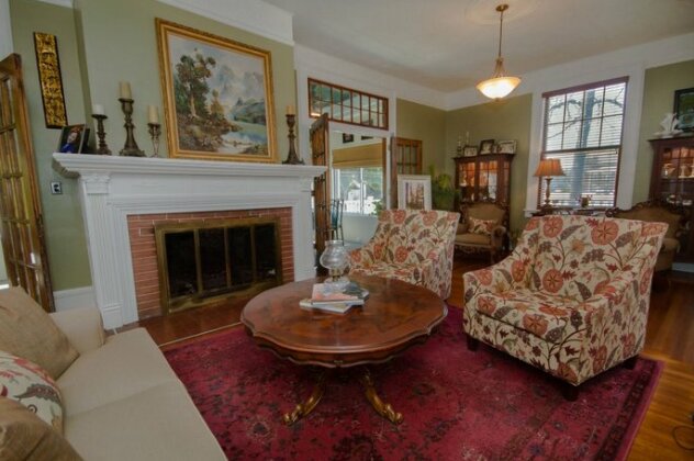 Dickey House Bed and Breakfast - Photo2